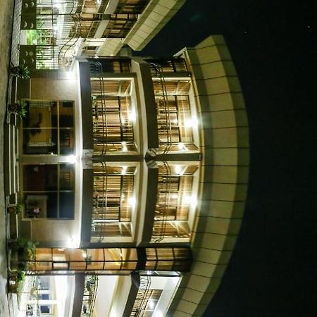 Tigers'S Apartment Hotel Бужумбура Экстерьер фото