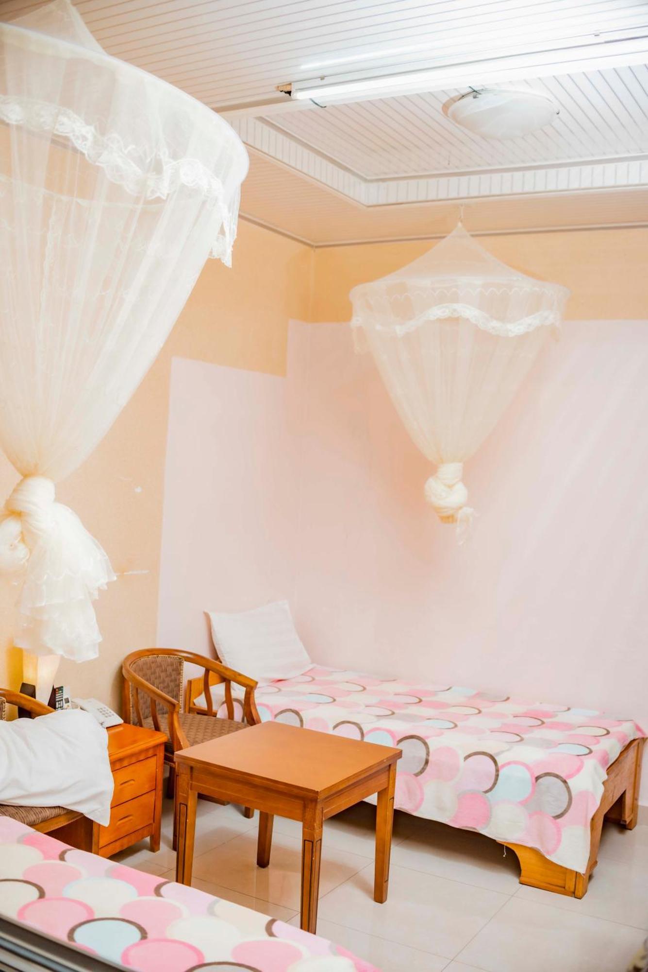 Tigers'S Apartment Hotel Бужумбура Экстерьер фото