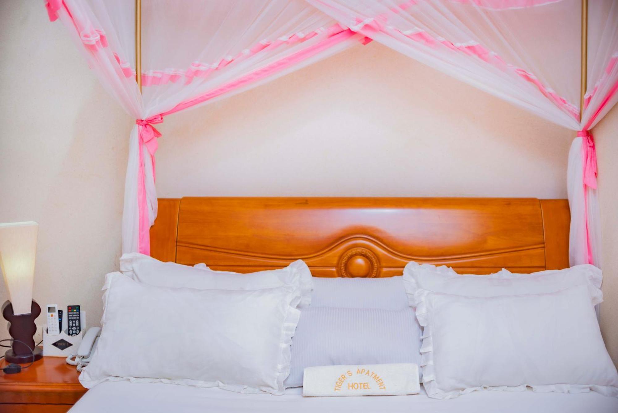 Tigers'S Apartment Hotel Бужумбура Экстерьер фото