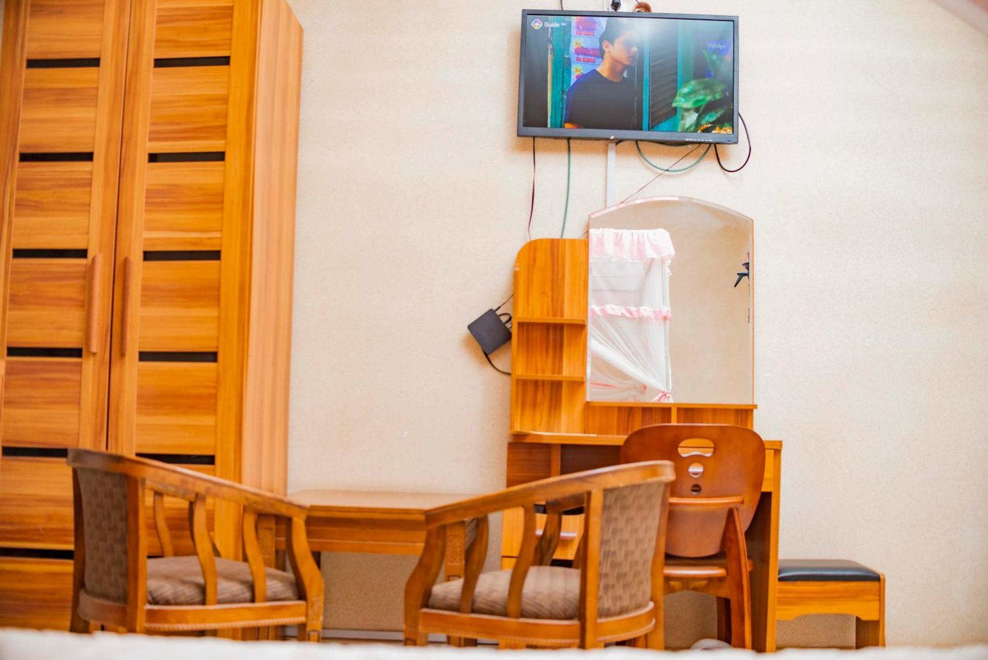 Tigers'S Apartment Hotel Бужумбура Экстерьер фото