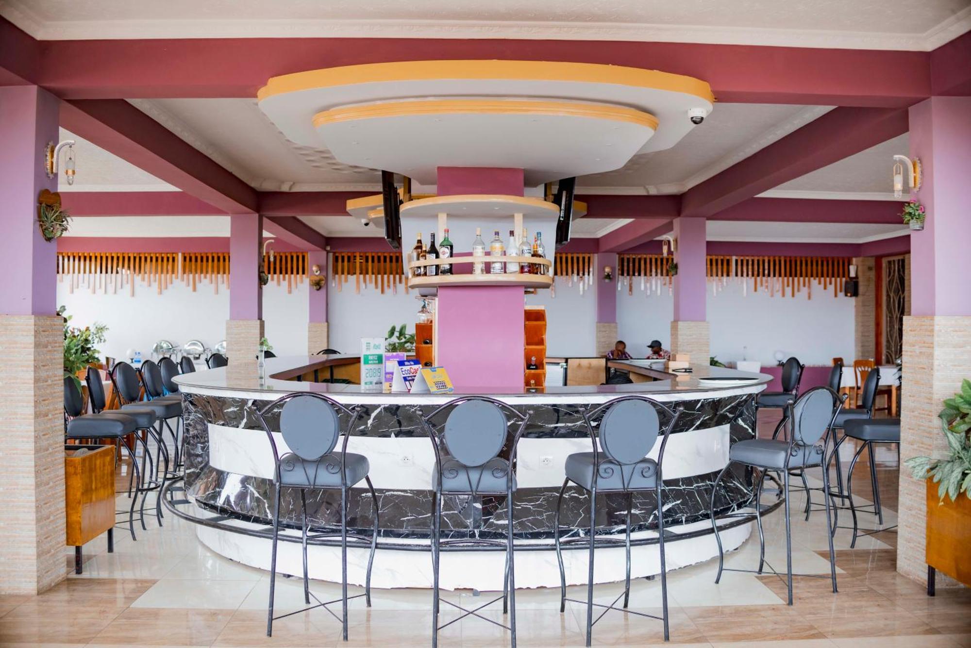 Tigers'S Apartment Hotel Бужумбура Экстерьер фото