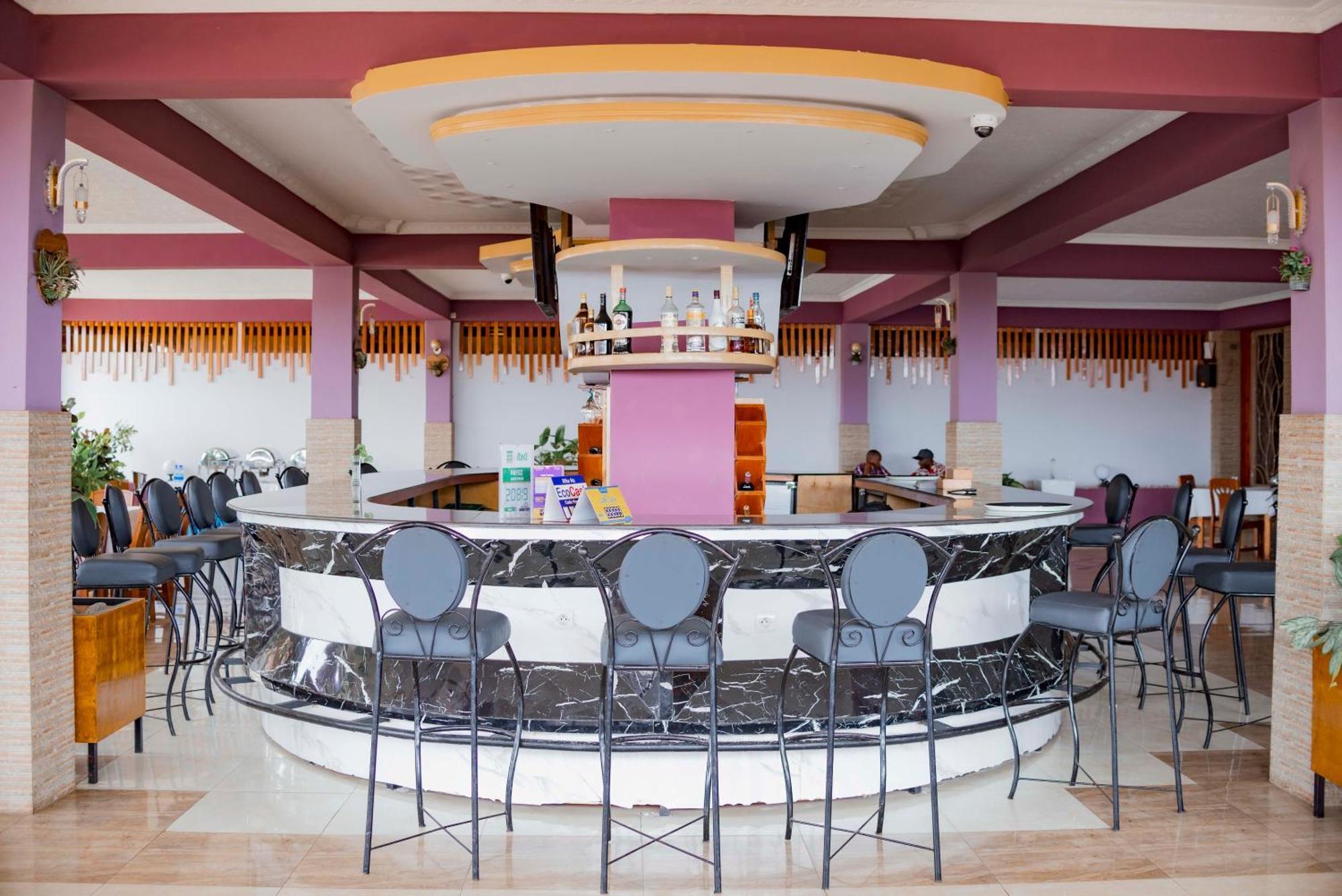 Tigers'S Apartment Hotel Бужумбура Экстерьер фото