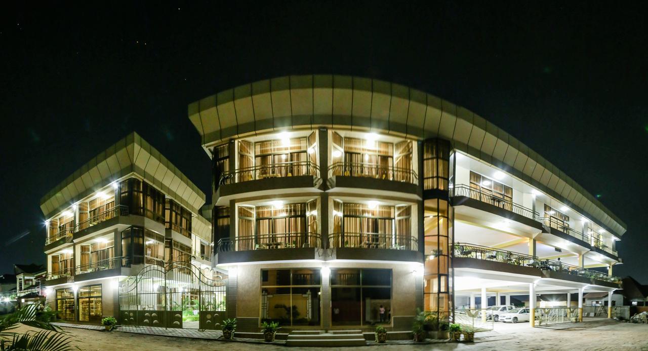Tigers'S Apartment Hotel Бужумбура Экстерьер фото